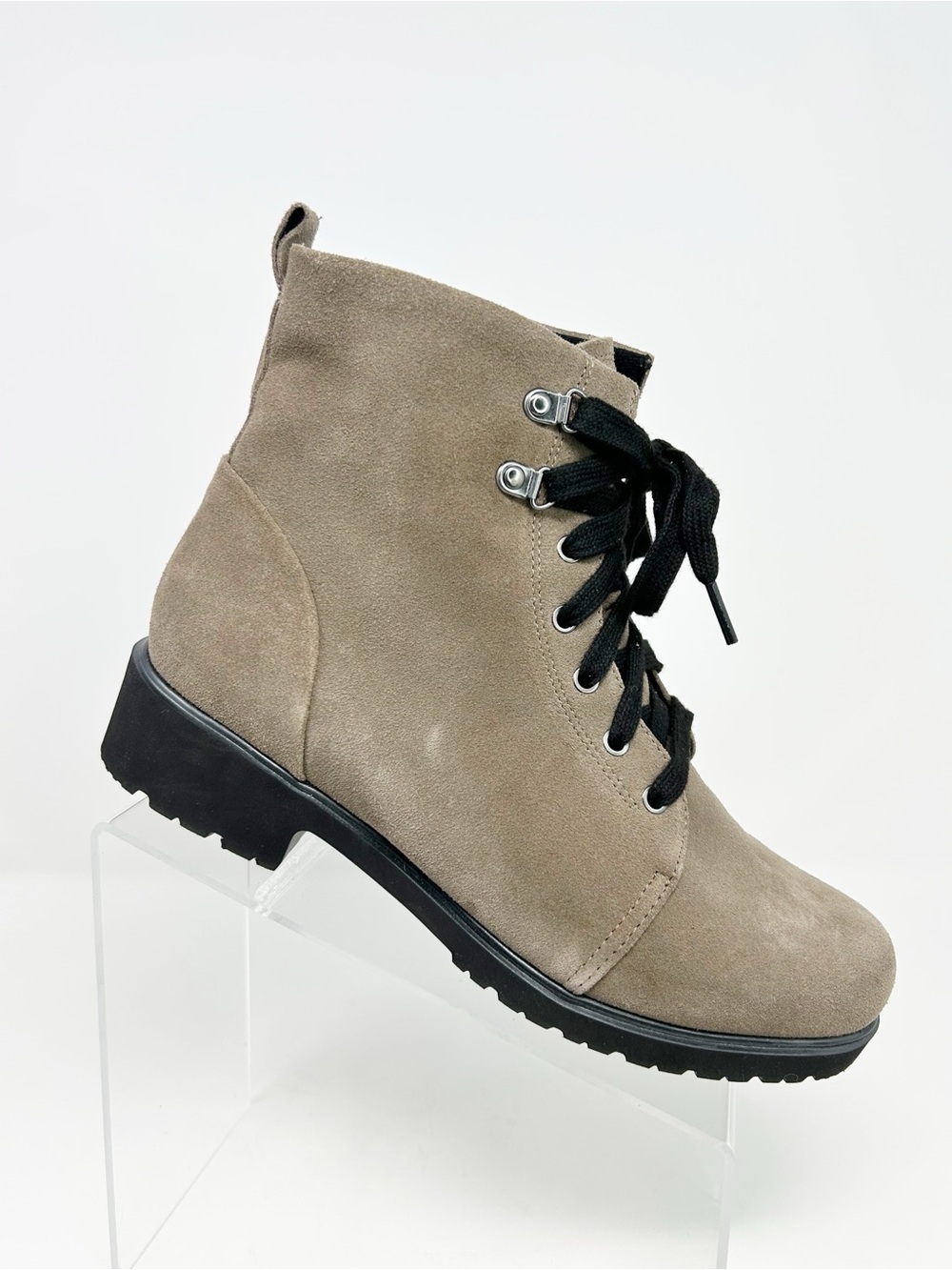 Munro Hartley Combat Ankle Boots Beige Suede Lace Up Side Zip Size 9.5 WW